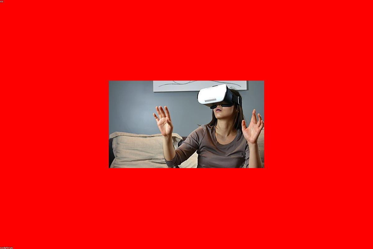 Développeur concevant un environnement 3D immersif sur écran